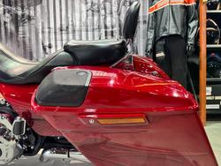 2016 Harley-davidson CVO STREET GLIDE Atomic Red with Candy Apple Flames (Red)