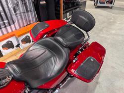 2016 Harley-davidson CVO STREET GLIDE Atomic Red with Candy Apple Flames (Red)