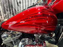 2016 Harley-davidson CVO STREET GLIDE Atomic Red with Candy Apple Flames (Red)