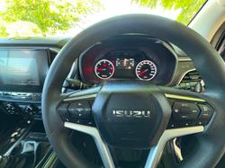 2021 Isuzu D-MAX LS-M