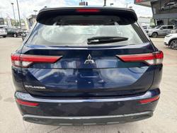 2023 Mitsubishi Outlander ES