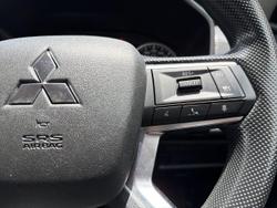 2023 Mitsubishi Outlander ES