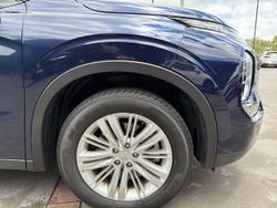 2023 Mitsubishi Outlander ES