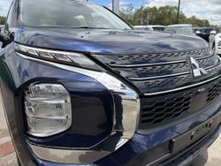 2023 Mitsubishi Outlander ES