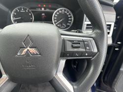 2023 Mitsubishi Outlander ES