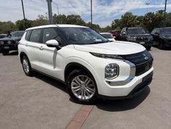 2022 Mitsubishi Outlander ES