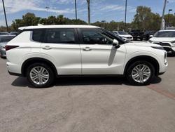 2023 Mitsubishi Outlander ES