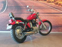 2015 Suzuki Boulevard S40 (LS650) Boulevard Red