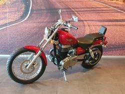 2015 Suzuki Boulevard S40 (LS650) Boulevard Red