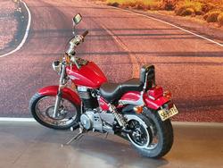2015 Suzuki Boulevard S40 (LS650) Boulevard Red