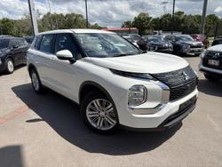 2023 Mitsubishi Outlander ES