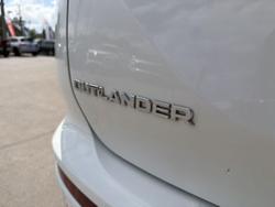 2023 Mitsubishi Outlander ES