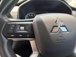 2023 Mitsubishi Outlander ES