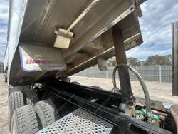 2019 Kenworth T409 White