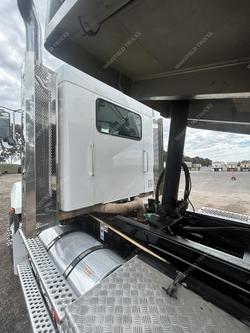 2019 Kenworth T409 White