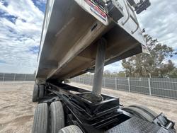 2019 Kenworth T409 White