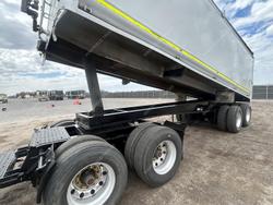 2019 Kenworth T409 White