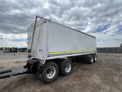 2019 Kenworth T409 White