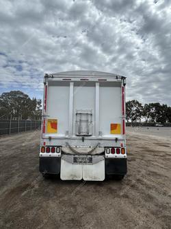 2019 Kenworth T409 White