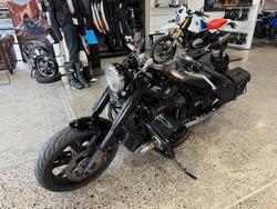 2023 BMW Motorrad R 18 HIGHLINE BLACK STORM METALLIC 2