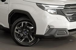 2025 Subaru Forester Hybrid S6 MY26 AWD Crystal White