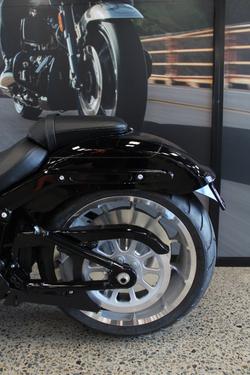2025 Harley-davidson FLFB FAT BOY (117) VIVID BLACK