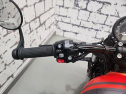 2025 Triumph Bonneville Bobber Bobber Orange