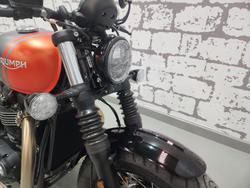 2025 Triumph Bonneville Bobber Bobber Orange