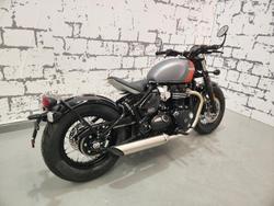2025 Triumph Bonneville Bobber Bobber Orange