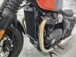 2025 Triumph Bonneville Bobber Bobber Orange