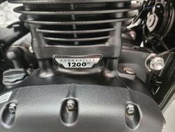 2025 Triumph Bonneville Bobber Bobber Orange