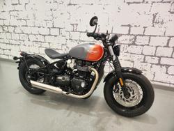 2025 Triumph Bonneville Bobber Bobber Orange
