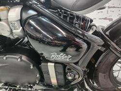 2025 Triumph Bonneville Bobber Bobber Orange