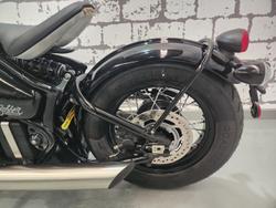 2025 Triumph Bonneville Bobber Bobber Orange