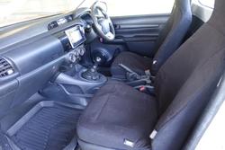 2016 Toyota Hilux Workmate TGN121R 4x2 Glacier White