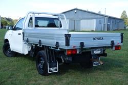 2016 Toyota Hilux Workmate TGN121R 4x2 Glacier White