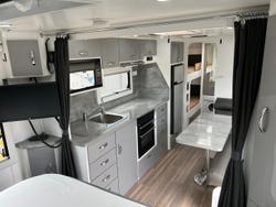 2017 Safari Caravans Legacy 226 Family Van