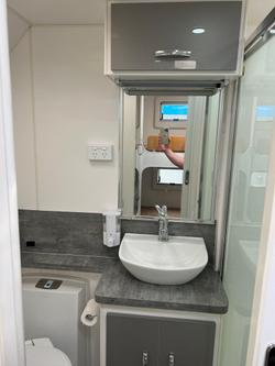 2017 Safari Caravans Legacy 226 Family Van