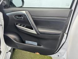 2023 Mitsubishi Pajero Sport GLS