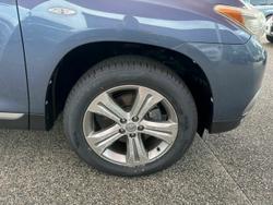 2012 Toyota Kluger KX-S