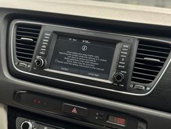 2020 Kia
                Carnival S