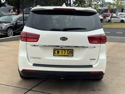 2020 Kia
                Carnival S