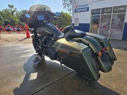 2017 HARLEY-DAVIDSON FLHRXS ROAD KING SPECIAL Green
