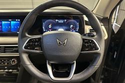 2024 Mahindra XUV700 AX7