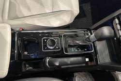 2024 Mahindra XUV700 AX7