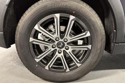 2024 Mahindra XUV700 AX7