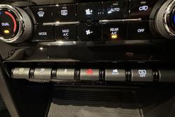 2024 Mahindra XUV700 AX7