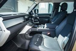 2022 Land Rover Defender 110 D300 SE