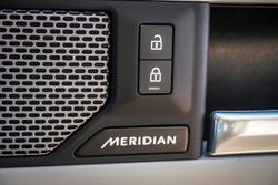 2022 Land Rover Defender 110 D300 SE