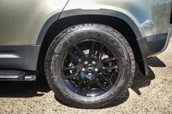 2022 Land Rover Defender 110 D300 SE